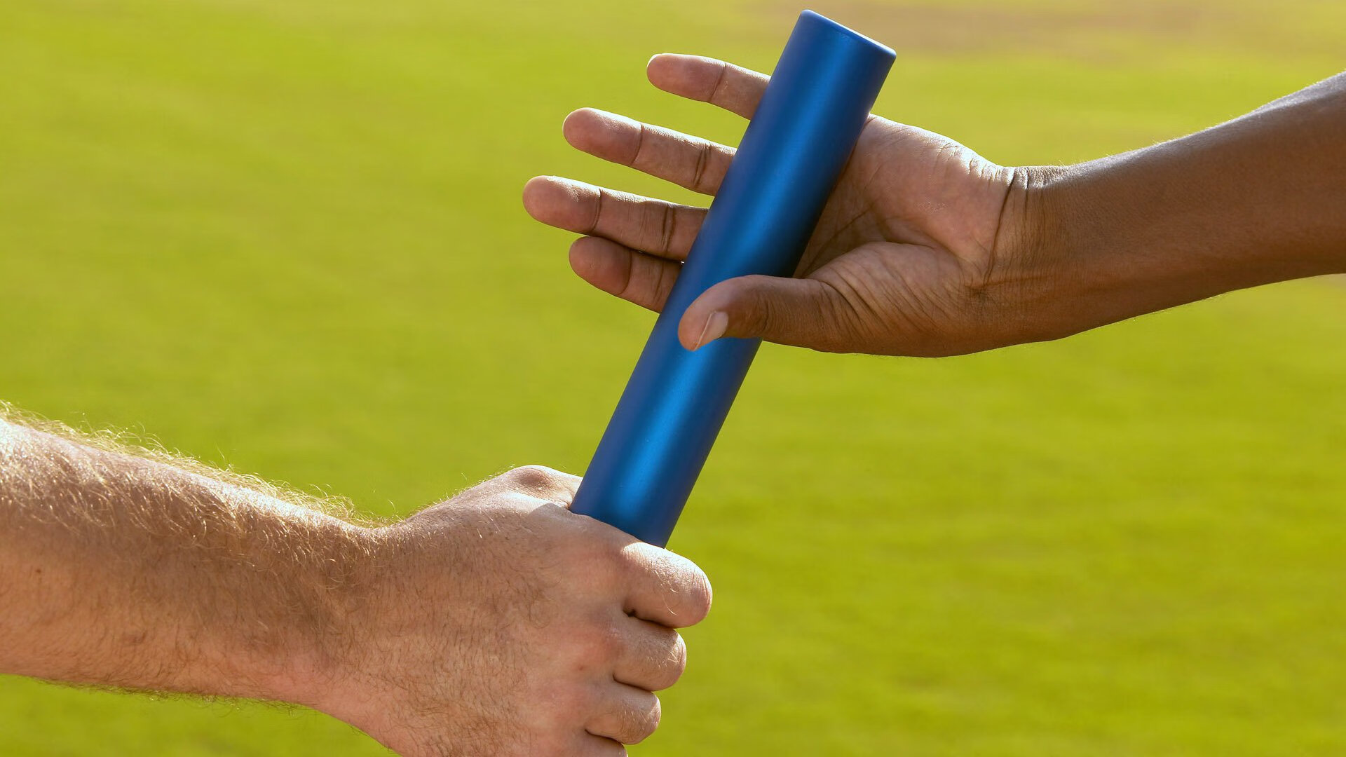 争夺赛道王者的血战，争夺赛道王者的血战怎么打